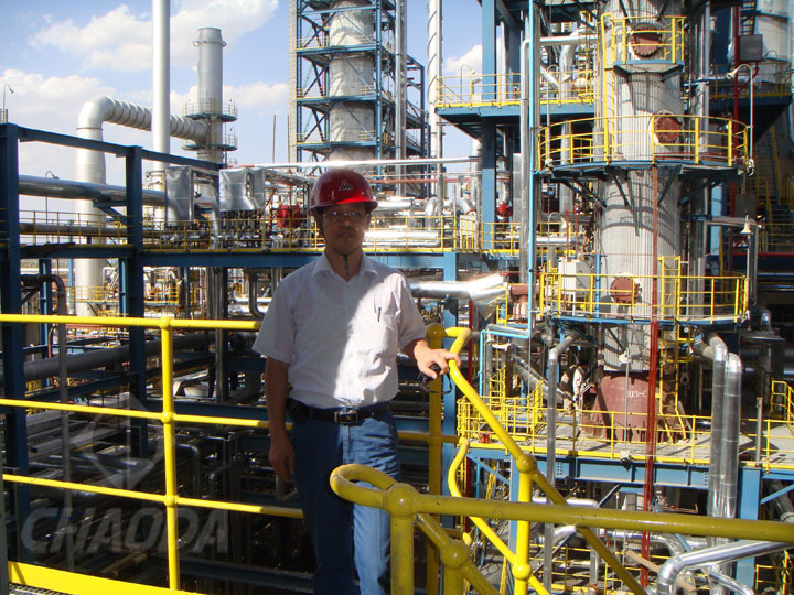 邱曉來在神華煤制油工程現(xiàn)場(chǎng)